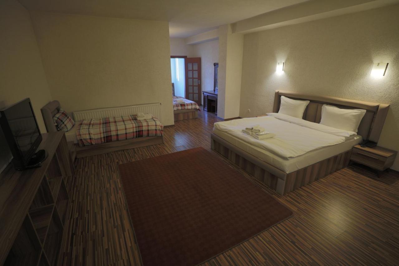 Hotel Suite